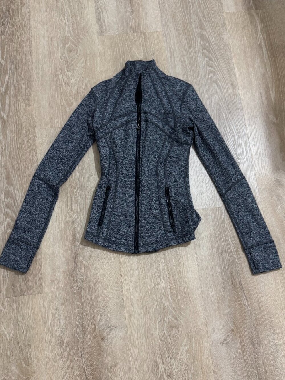 Classic lululemon Define Jacket in heathered gray, women's size 2. 🩶